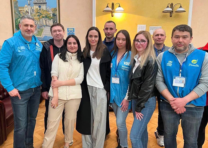 Angelina Jolie Comes To Ukraine To Show Support But Her Visit Is Cut Short As Air-Raid Sirens Go Off Angelina Jolie Comes To Ukraine To Show Support But Her Visit Is Cut Short As Air-Raid Sirens Go Off