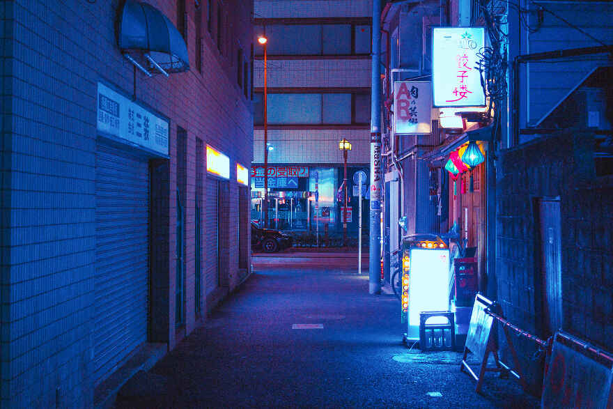 I Wandered Through The Alleys Of Tokyo Under The Neon Lights (23 Pics)
