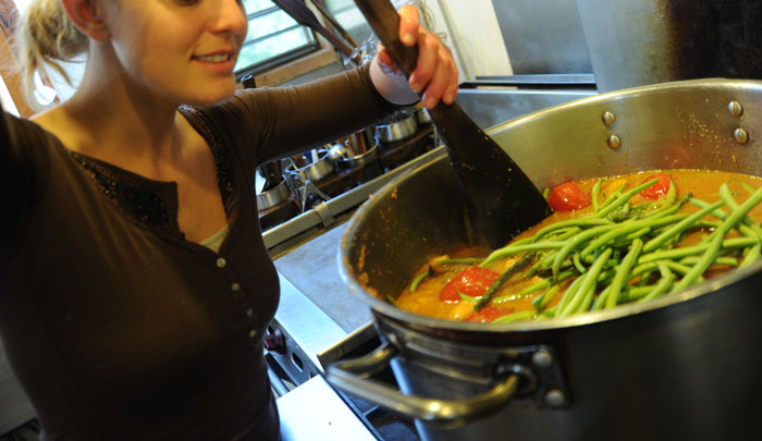 "I Haven't Been Able To Sleep Since Then": Neighbors Claim Dad&rsquo;s Brainwashing His 5 Y.O. Daughter By Encouraging Her Wish To Be A Housewife