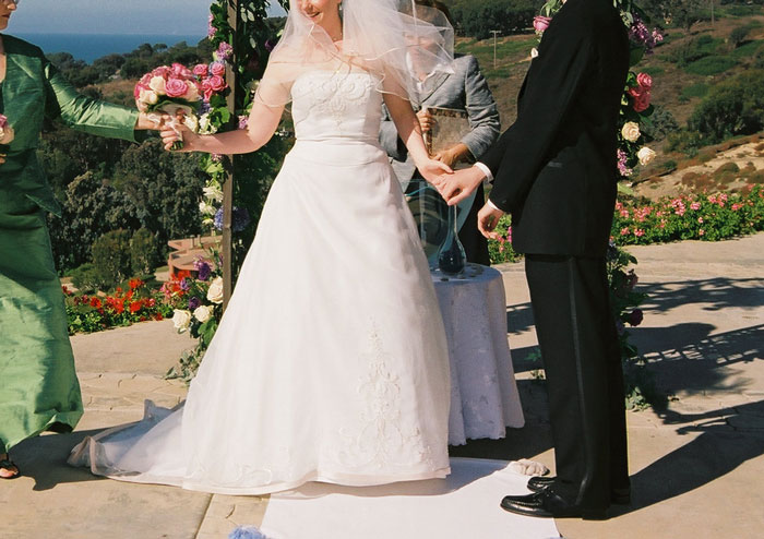 Woman Skips Her Mother’s 5th Wedding To Attend A Long-Awaited Job Interview, Gets Called A Jerk For Missing The Big Day Woman Skips Her Mother’s 5th Wedding To Attend A Long-Awaited Job Interview, Gets Called A Jerk For Missing The Big Day