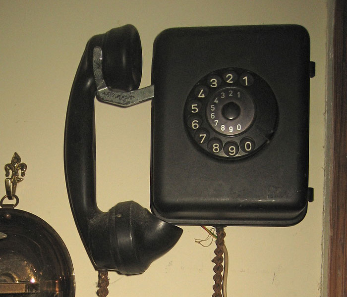 Man&rsquo;s Secret Plan Of Reminding Coworker&rsquo;s Husband Of Their Wedding Anniversary Warms The Hearts Of 171k People In This Online Group