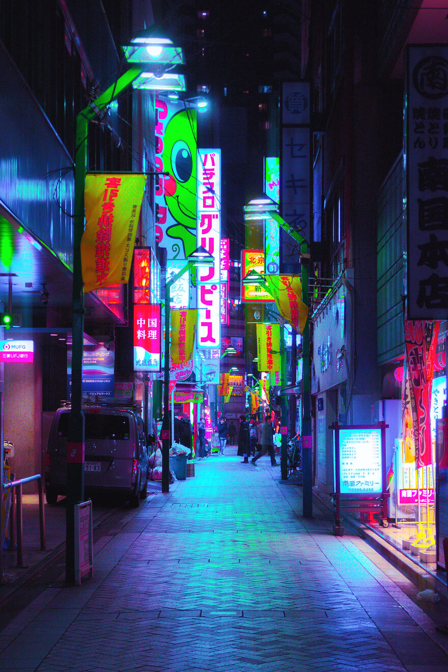 I Wandered Through The Alleys Of Tokyo Under The Neon Lights (23 Pics)