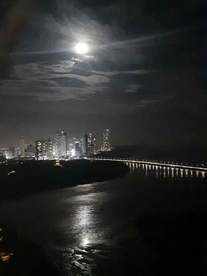 A Fulmoon Night In Panama