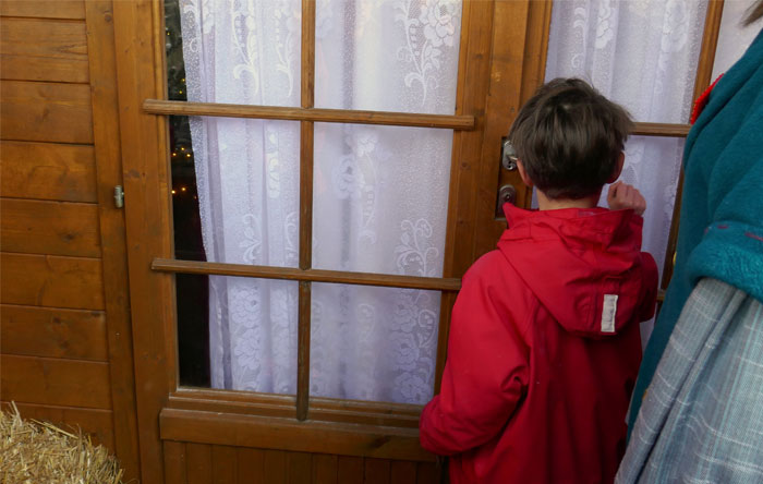 People Remember These 40 Things Being Their Reality When They Were Kids But Children These Days Wouldn't Understand Them