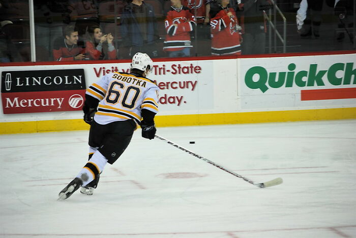 Person Asks Folks Online To Share Examples Of Positive Masculinity After Hearing Too Many “Toxic” Ones, And 30 Folks Deliver