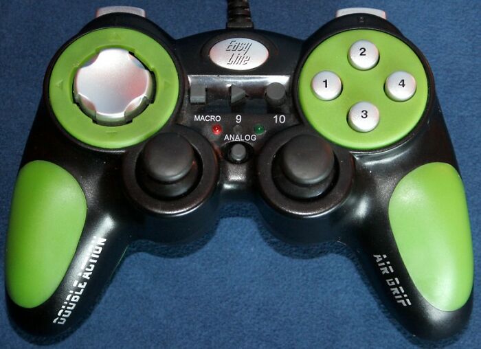 People Share 30 Really Weird Things They Witnessed Or Had To Do While Visiting Somebody's House Due To The Owners' Culture, Religion Or Beliefs