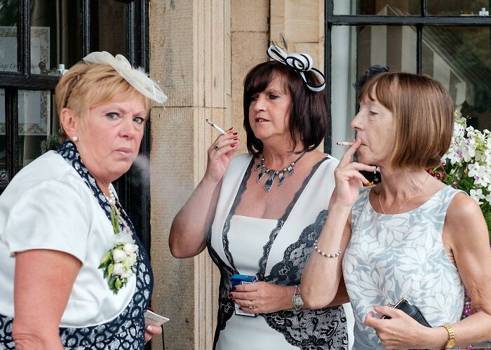 30 Honest Wedding Photos By Ian Weldon That Are As Funny As They Are Chaotic (New Pics)