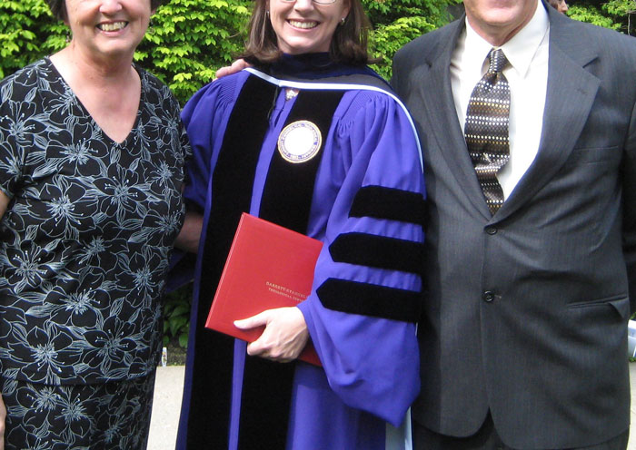 21 Y.O. Woman Gets Called Out For Refusing To Give Up Her Room Because Her Roommate&rsquo;s Dad Needed A Place To Sleep