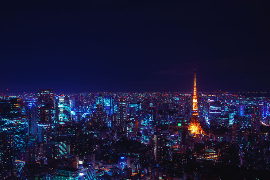 I Wandered Through The Alleys Of Tokyo Under The Neon Lights (23 Pics)