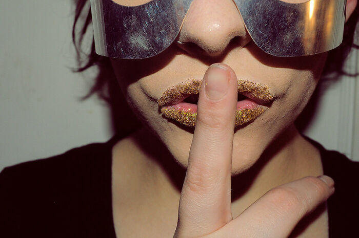 20 Personas que tuvieron experiencias escalofriantes e inexplicables y las compartieron en este grupo online