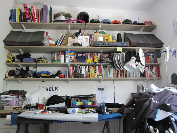 Person Online Inquires “What Screams ‘I Am Entitled?'”, And 30 People Provide Their Answers