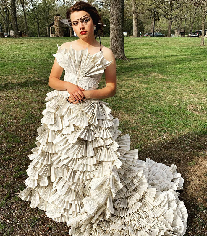 Teen Makes Her Prom Dress Herself And Uses Pages From Old Harry Potter Books As Its Fabric