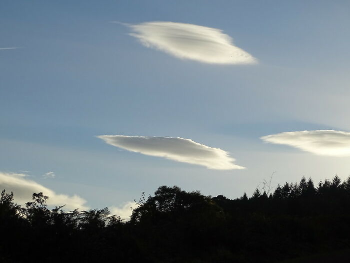 20 Personas que tuvieron experiencias escalofriantes e inexplicables y las compartieron en este grupo online