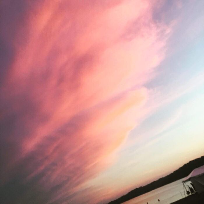 I'm Not A Sports Person Anymore But This Was 1 Good Thing About Getting Up At 4am To Go Row In A Race