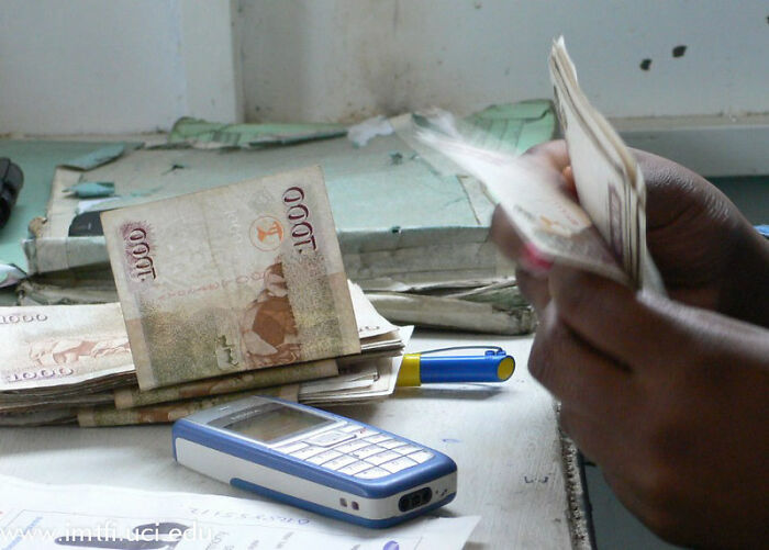 30 Crazy And Unexpected Things People In This Online Community Heard When Someone Forgot To End The Call