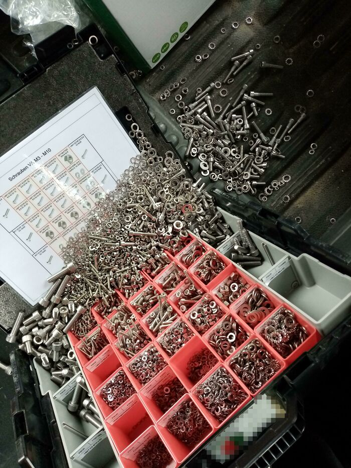 It's Always A Pleasure To Realize That Your Coworkers Don't Know How To Close A Box Properly... Right When You're Ready To Go Home