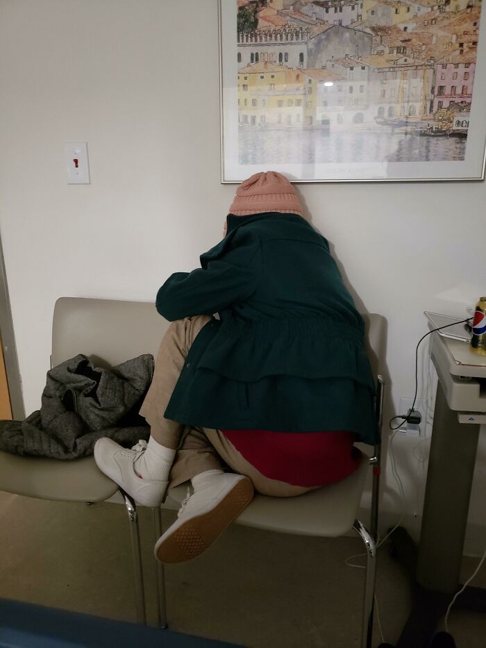 Regardless Of How Many Times I Tell Her To Go Home And Lay Down My Mom Refuses To Leave My Side While I'm At The Hospital. And She Has To Work At 6AM (Currently 3AM)