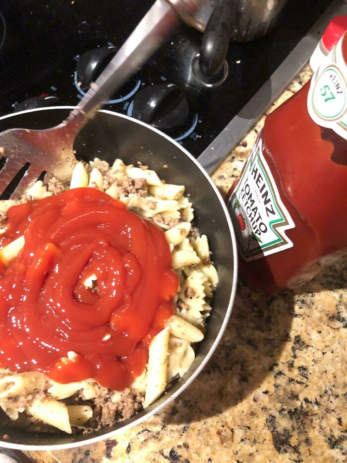Just Found Out My Boyfriend Eats Pasta With Ketchup (Yes, This Is Ketchup Only, No Tomato Sauce)