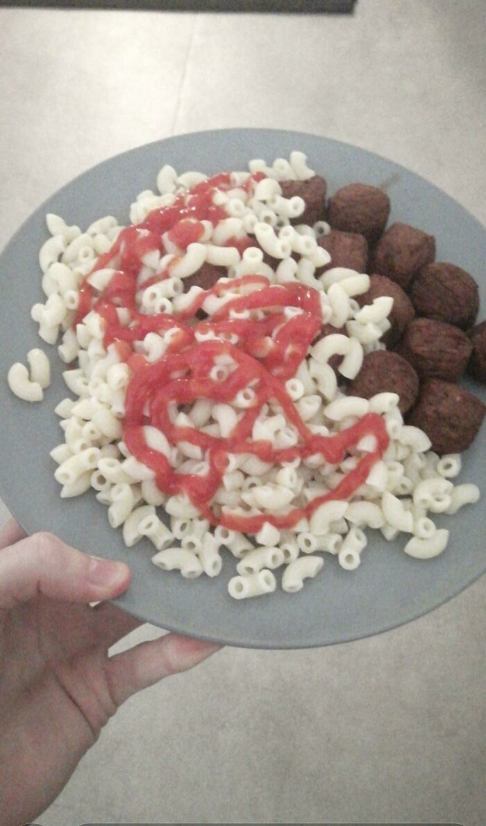 My Boyfriend’s Exclusive Lunch - Fish Balls, Macaroni And Ketchup