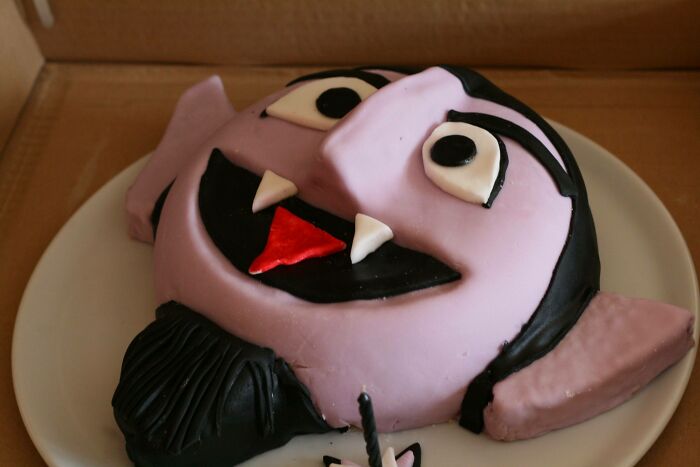 Le pedí a mi suegra que hiciera un pastel para el primer cumpleaños de mi hijo. Esperaba algo sencillo. Pero ha resultado algo increíble