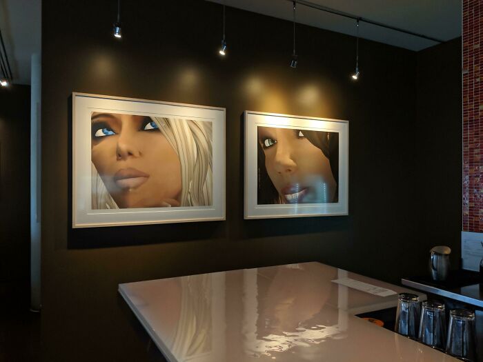 Unsure Where To Post This. Sims In A Higher End Hotel Restaurant?