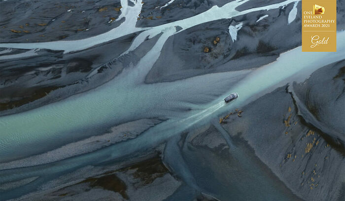 "Range Rover Scenic Drive" By Thomas Schwoerer. Gold In Advertising, Automotive