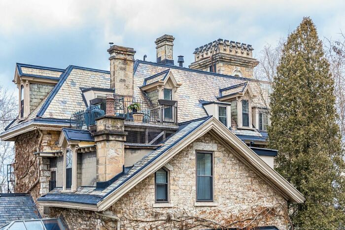 It May Not Be Original To The House, But It's One Heck Of A Place For A Coffee