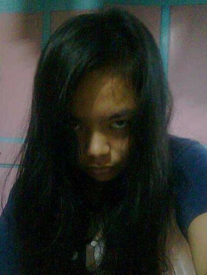 Back In 2008, I Was 14 And Thought This Was Bada**. I Ruined My Childhood Photos By Posing Like This Most Of The Time