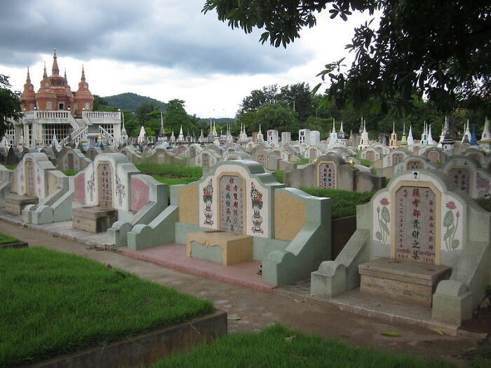 20 Personas que tuvieron experiencias escalofriantes e inexplicables y las compartieron en este grupo online