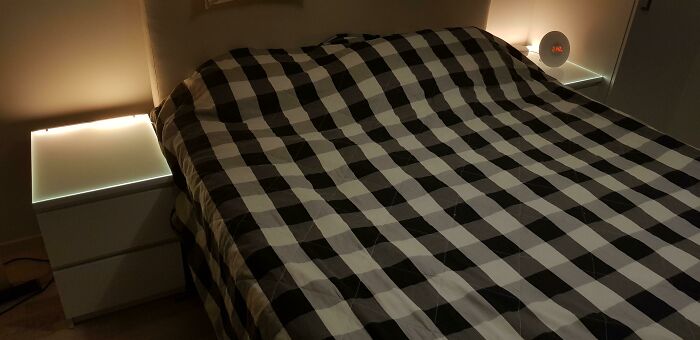 I Made Zero-Space Bedside Lamps Out Of 2 Malm Glass Tops And 4 Crashed Trådfri Classic Brown Bulbs