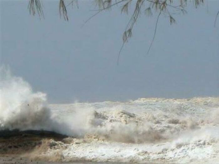 A Canadian Couple Took This Photo Moments Before Being Taken Away By The Tsunami That Devastated Thailand Back In 2004