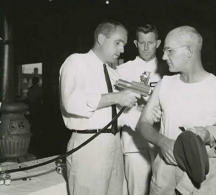Jet Injectors Were Devices Used To Vaccinate Someone With No Needles Through The Use Of Pressurizing The Vaccine To Get Through A Patient’s Skin. You Just Had To Make Sure You Didn’t Flinch, Or Your Skin Would Get Torn By The Pressurized Vaccine