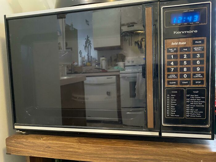 My Mother Still Uses The Same Microwave Since 1985