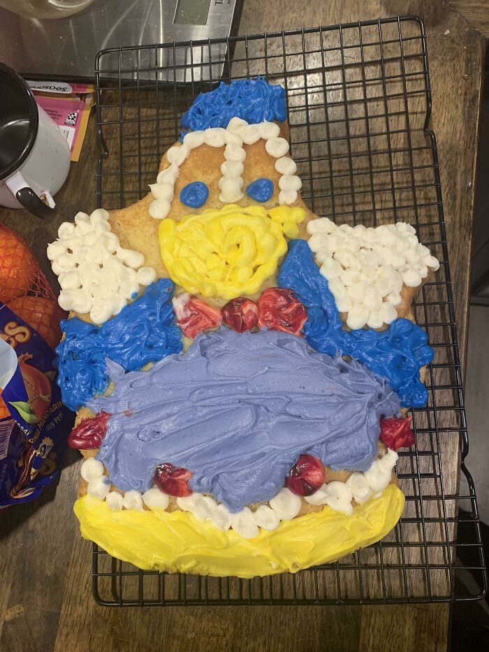 Donald Duck Birthday Cake