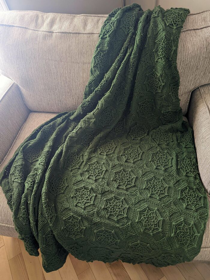 I Can't Believe It's Finally Done - About 300 Hours And ~8500m Of Yarn Later