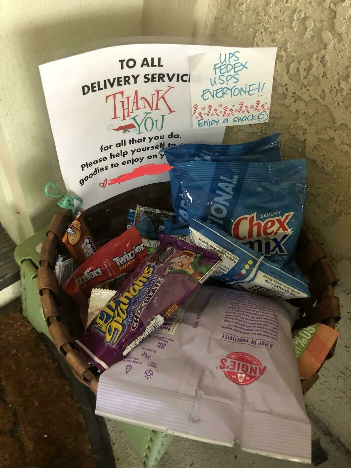 They Had This At The Door Plus Gave Me A Cash Tip! Shoutout To The Homie Customers