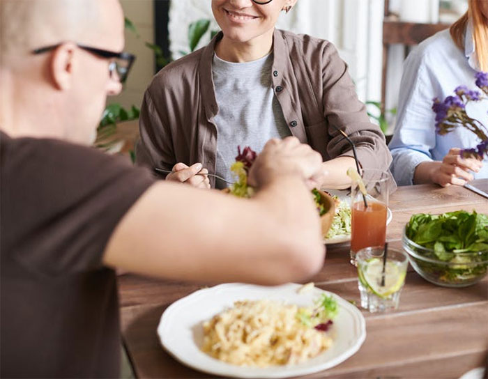 Wife Is Baffled When Husband Chooses To Eat Female Coworker's Food Instead Of The Dinner She's Made Wife Is Baffled When Husband Chooses To Eat Female Coworker's Food Instead Of The Dinner She's Made