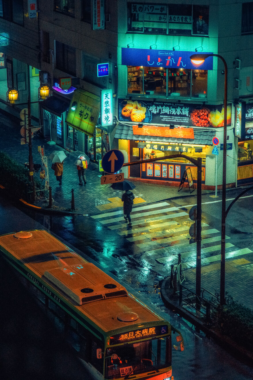 I Wandered Through The Alleys Of Tokyo Under The Neon Lights (23 Pics)