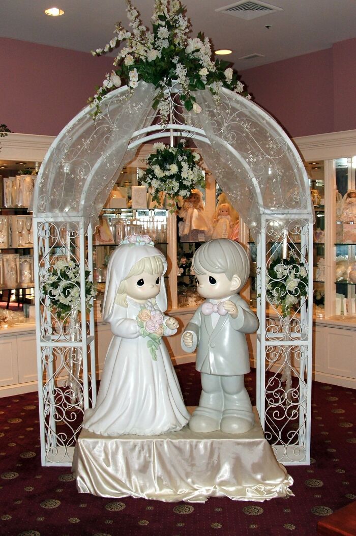 20 Personas que tuvieron experiencias escalofriantes e inexplicables y las compartieron en este grupo online