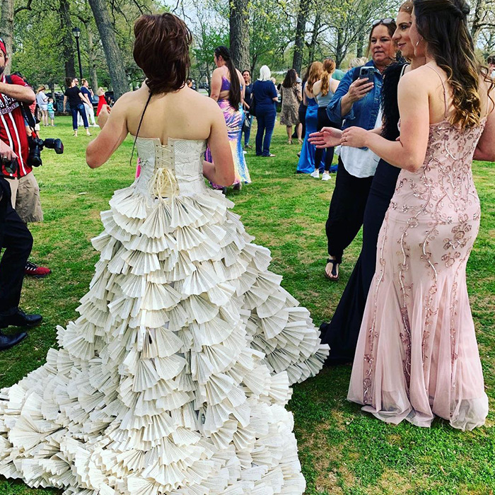 Teen Makes Her Prom Dress Herself And Uses Pages From Old Harry Potter Books As Its Fabric