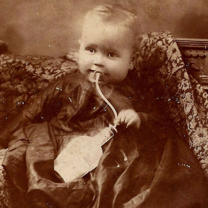 History Professor Shuts Down People Arguing That Mothers Should Just Breastfeed Like In The Pre-Formula Days, Paints A Gruesome Picture Of What It Was Really Like