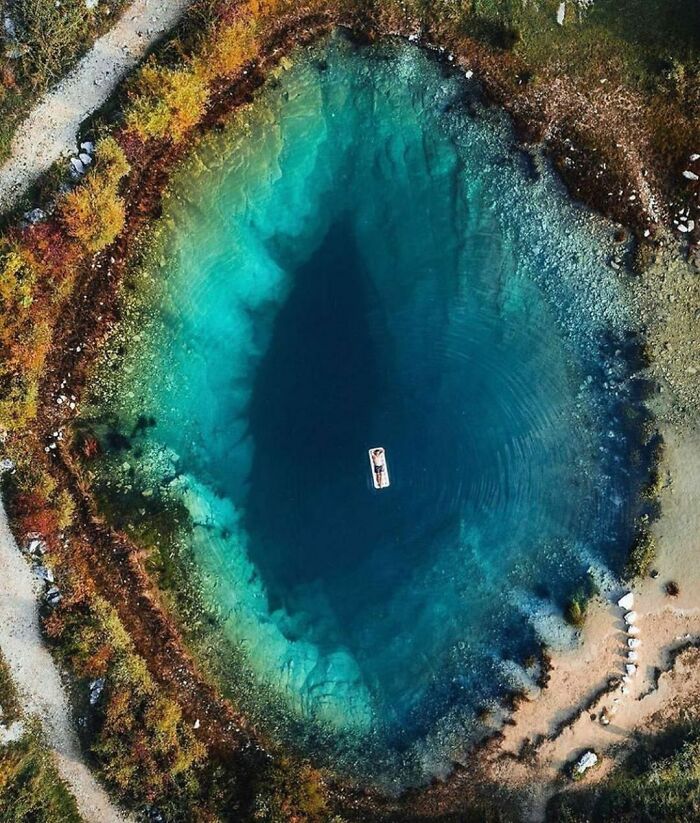 40 Homes That Feel Too Dreamy To Be Real, As Shared On The ‘Somewhere I Would Like To Live’ Instagram Account