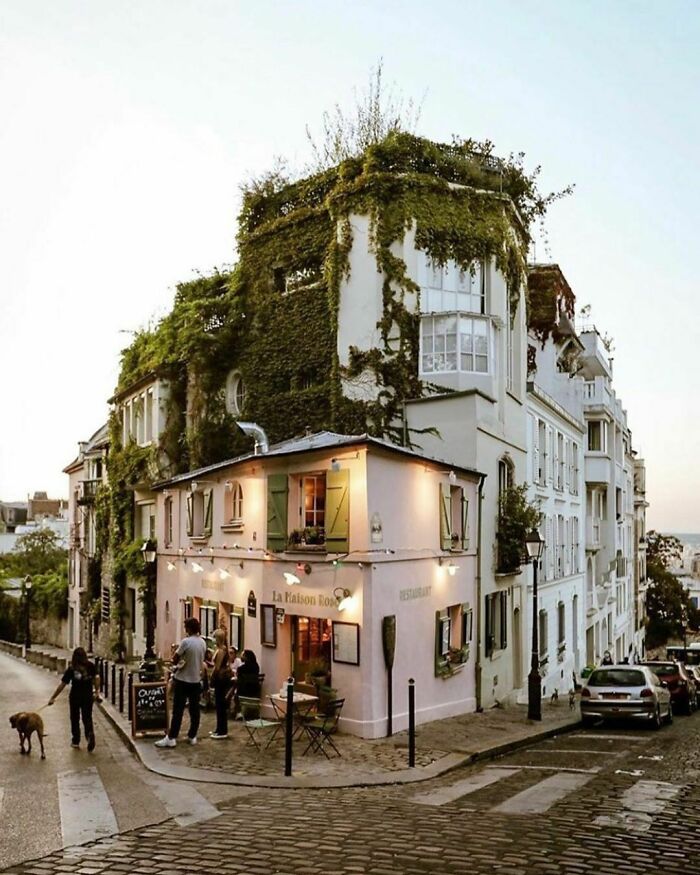 40 Homes That Feel Too Dreamy To Be Real, As Shared On The ‘Somewhere I Would Like To Live’ Instagram Account