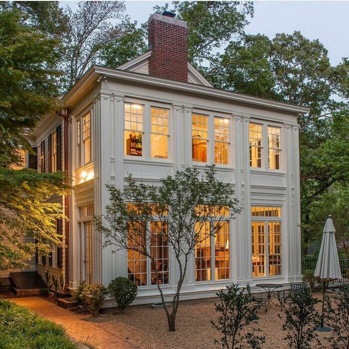 40 Homes That Feel Too Dreamy To Be Real, As Shared On The ‘Somewhere I Would Like To Live’ Instagram Account