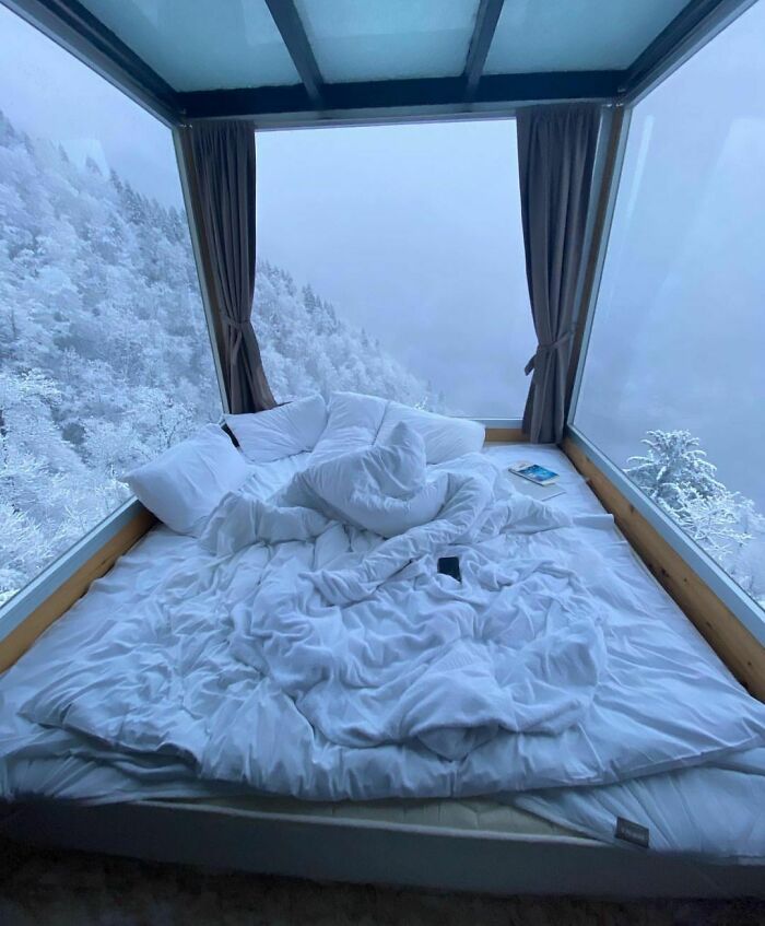 40 Homes That Feel Too Dreamy To Be Real, As Shared On The ‘Somewhere I Would Like To Live’ Instagram Account