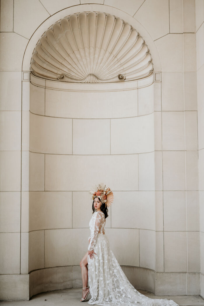 How A Model, Wedding Florist And An Elopement Photographer Created A Bridal Look Inspiration (7 Pics)