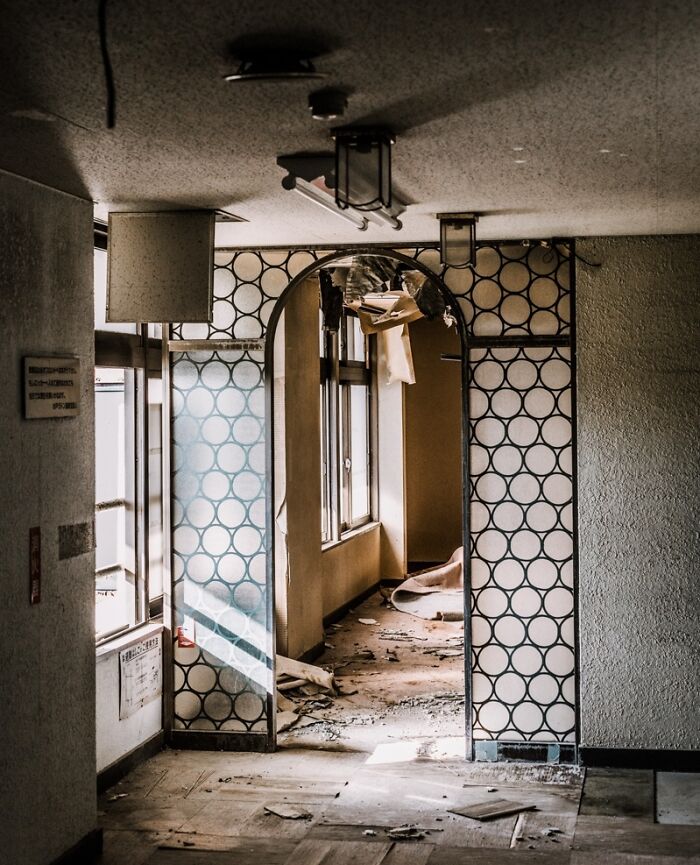 Five Images Of A Very Abandoned Japan (Project Title: The Lost World)