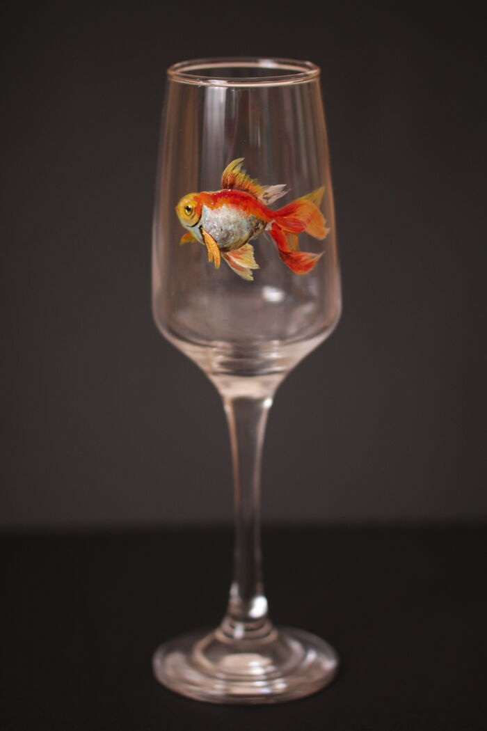 Glass Creatures - Amazing Realistic Animals Painted On Glasses (34 Pics)
