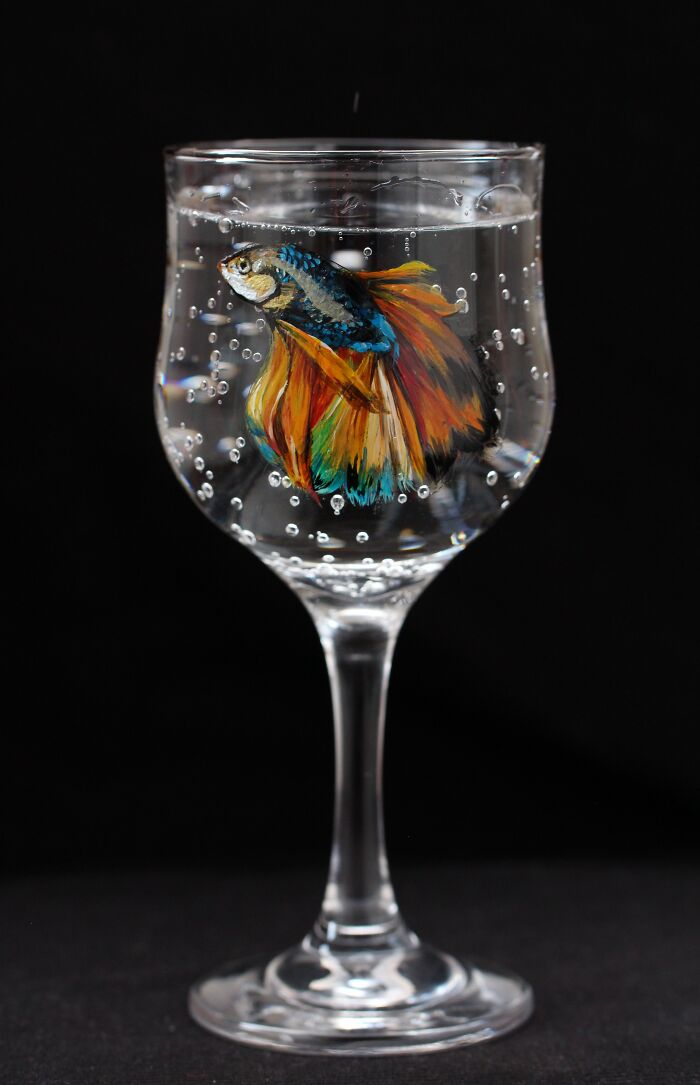Glass Creatures - Amazing Realistic Animals Painted On Glasses (34 Pics)
