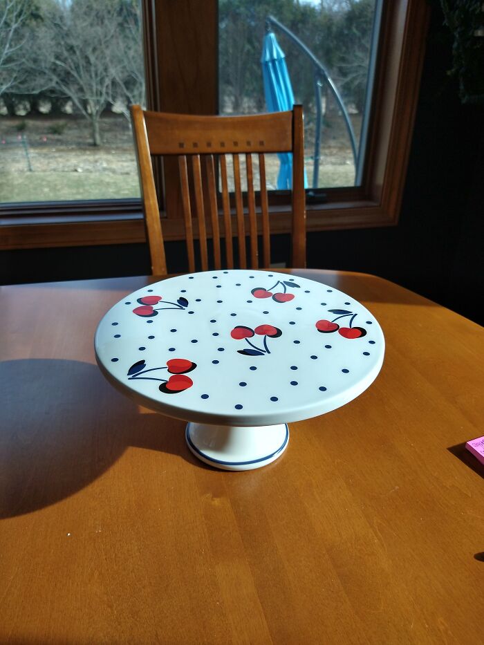 I Bought A Cake Plate A Few Weeks Ago For All My Baked Goods!! It Wasn't Super Expensive, But $50 Is A Lot When You're 15 😄. It Makes Me Happy!!